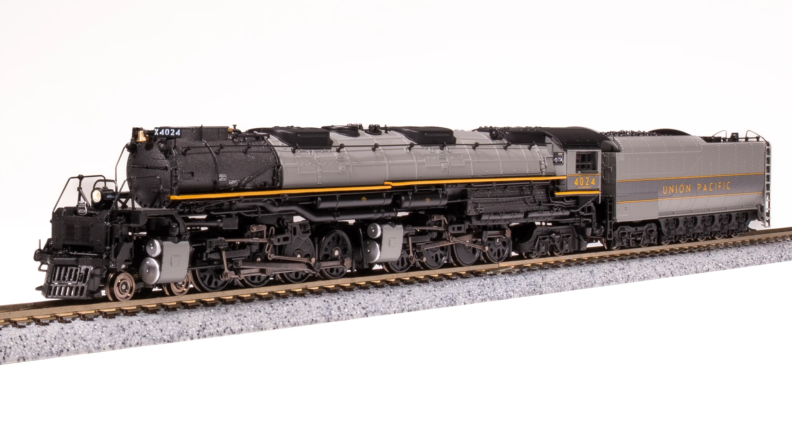 7239 UP Big Boy #4024, Two-Tone Gray w/ Yellow, Wilson Aftercooler, 25-C-400 Coal Tender, Paragon4 Sound/DC/DCC, Smoke, N (Fantasy Paint Scheme) - Image 4