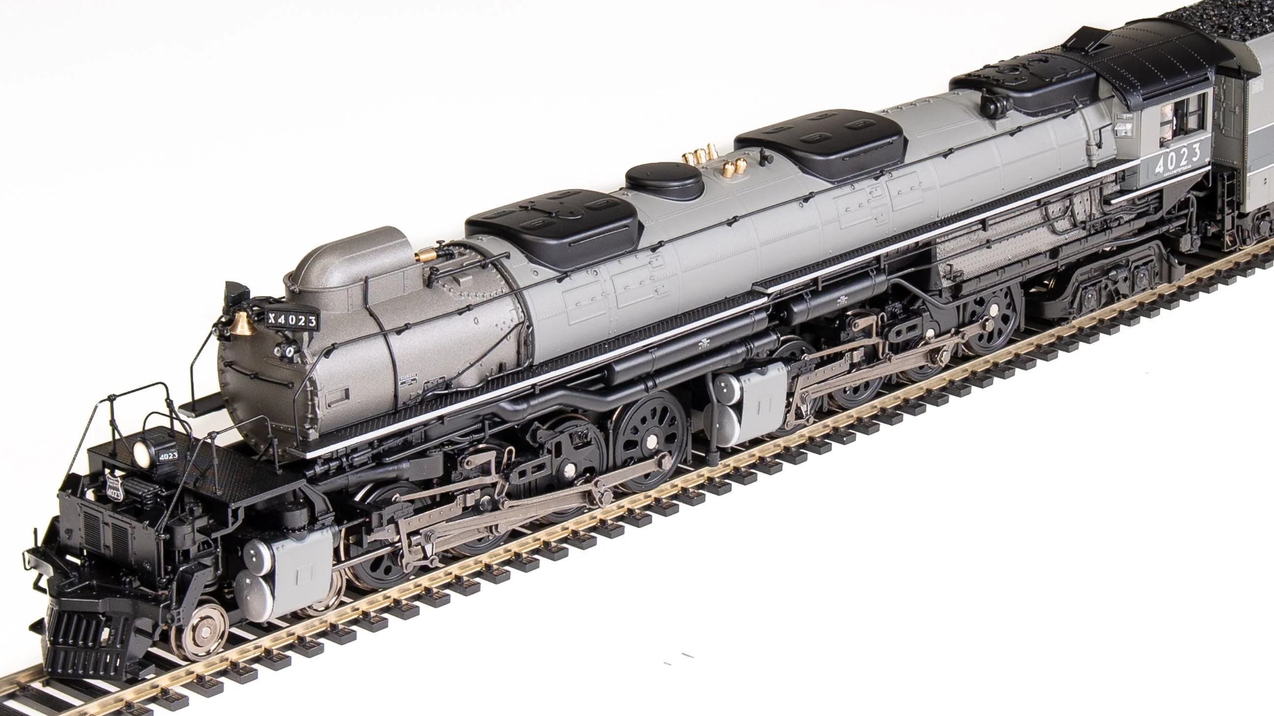 8371 UP Big Boy #4021, Two-Tone Gray w/ Aluminum, Wilson Aftercooler, 25-C-400 Coal Tender, No-Sound / DCC-Ready, HO (Fantasy Paint Scheme) - Image 21