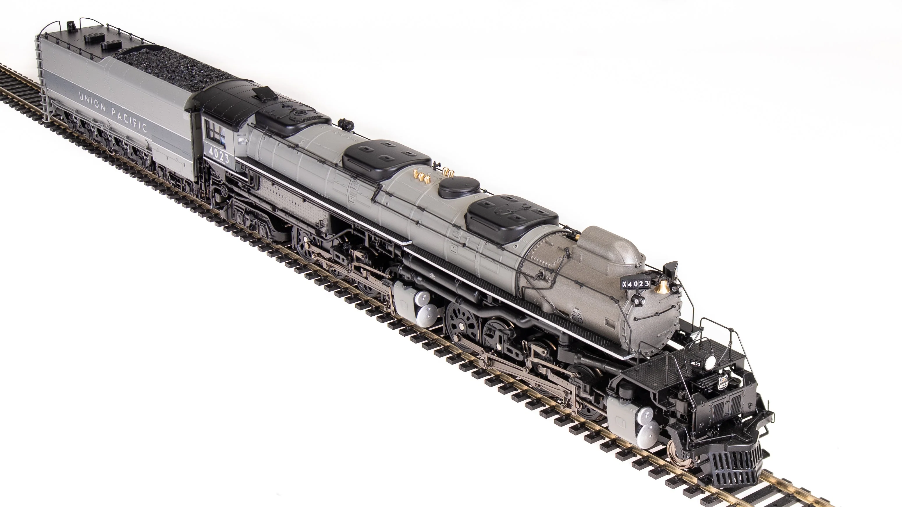 8371 UP Big Boy #4021, Two-Tone Gray w/ Aluminum, Wilson Aftercooler, 25-C-400 Coal Tender, No-Sound / DCC-Ready, HO (Fantasy Paint Scheme) - Image 5