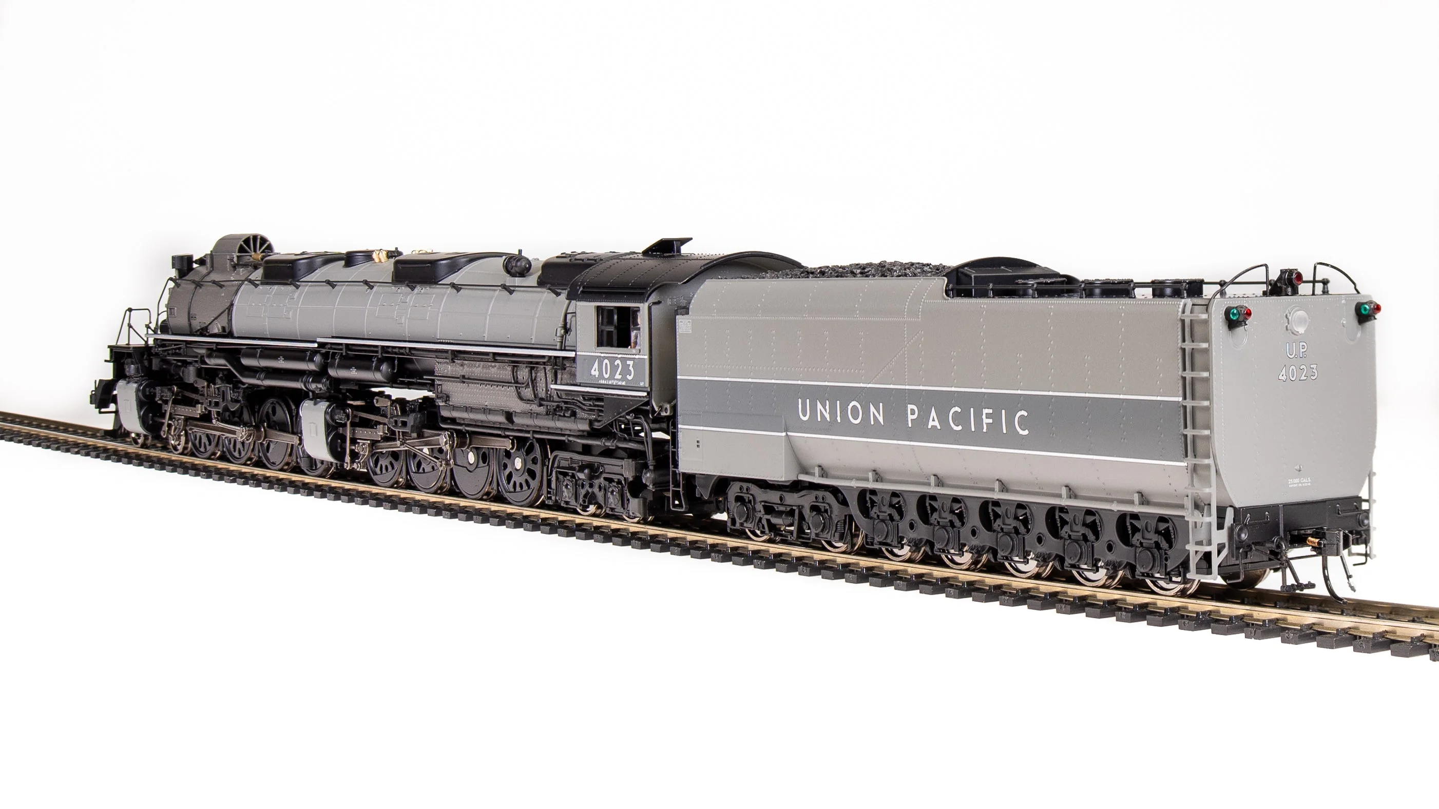 8371 UP Big Boy #4021, Two-Tone Gray w/ Aluminum, Wilson Aftercooler, 25-C-400 Coal Tender, No-Sound / DCC-Ready, HO (Fantasy Paint Scheme) - Image 7