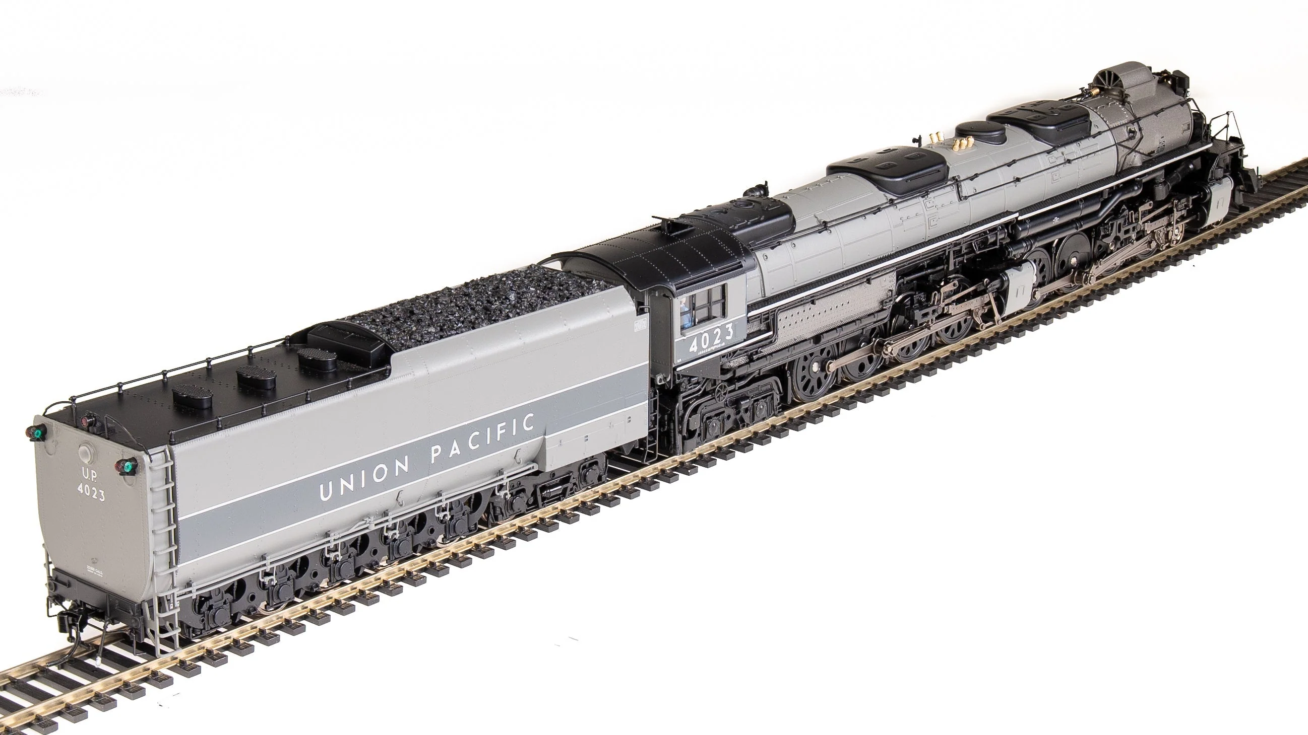 8371 UP Big Boy #4021, Two-Tone Gray w/ Aluminum, Wilson Aftercooler, 25-C-400 Coal Tender, No-Sound / DCC-Ready, HO (Fantasy Paint Scheme) - Image 9